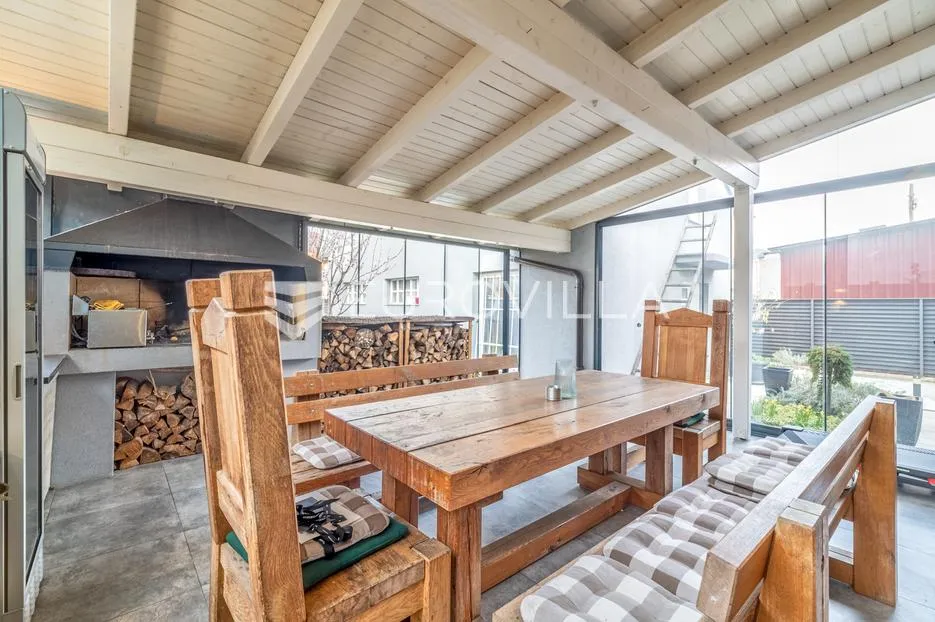 zagreb, dubrava, prekrasna kuća 250 m2, 2 garažna parkirna mjesta - slika 6