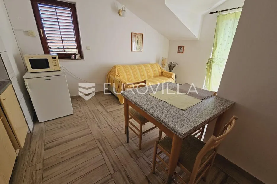 hvar, jelsa, stambeno poslovni kompleks idealan za investiciju - slika 20