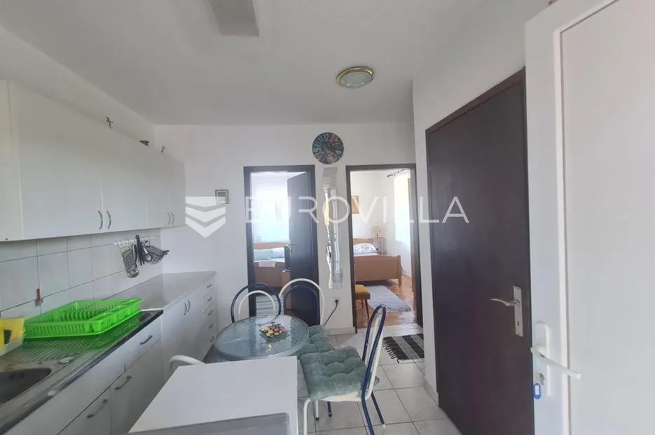 vir, apartmanska kuća s 3 jedinice, velikom okućnicom i potencijalom za bazen blizu centra - slika 33