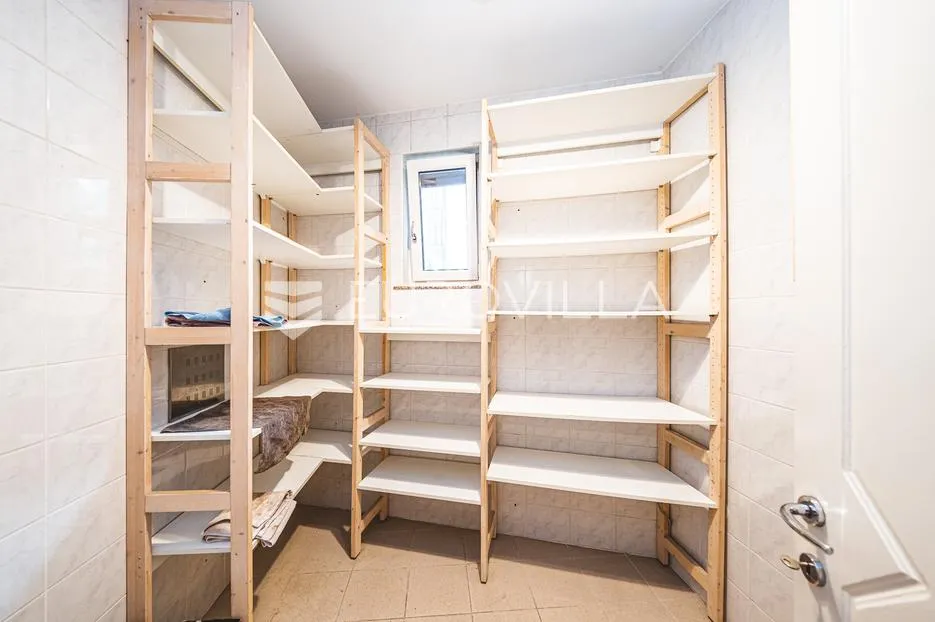 zagreb, pantovčak, peterosoban stan s neto korisnom površinom od 301 m² - slika 8