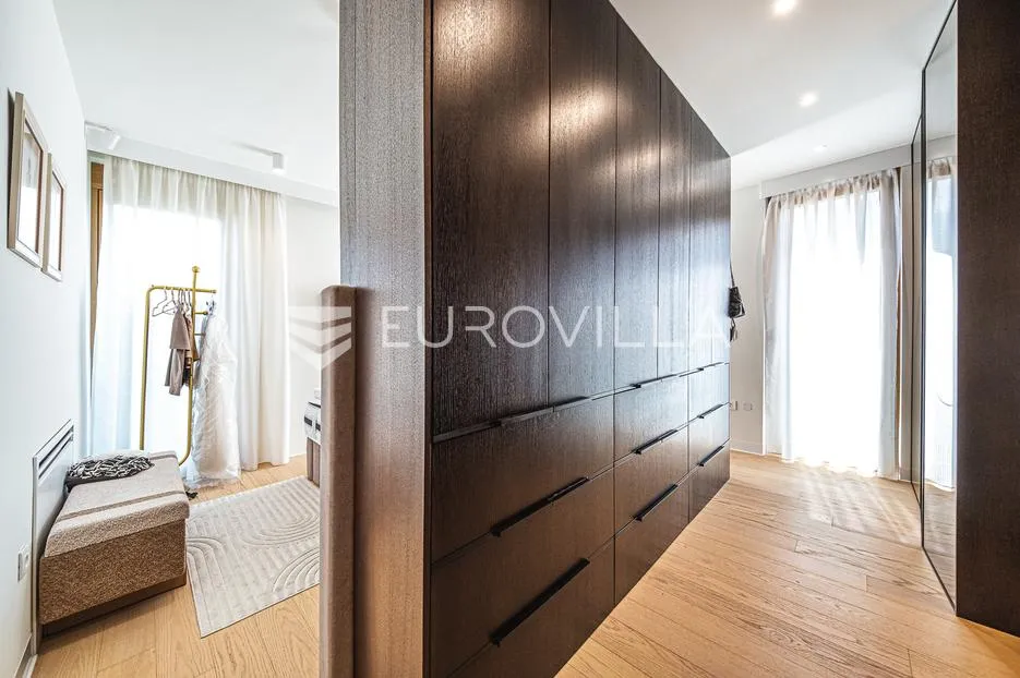 zagreb, zelengaj, trosobni luksuzni stan u urabnoj vili, 200 m² - slika 17