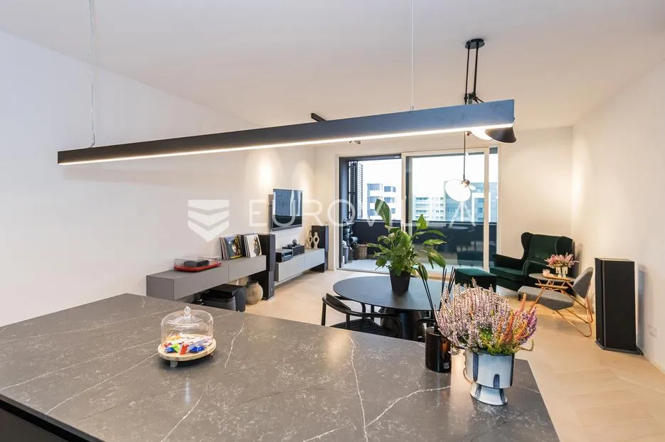 zagreb, vmd heinzelova, luksuzan četverosoban stan 120 m² - slika 2