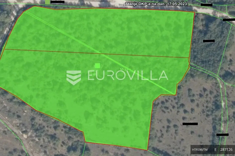 Istra, Mrgani, građevinsko 7000m2 i poljoprivredno zemljište 15230 m2