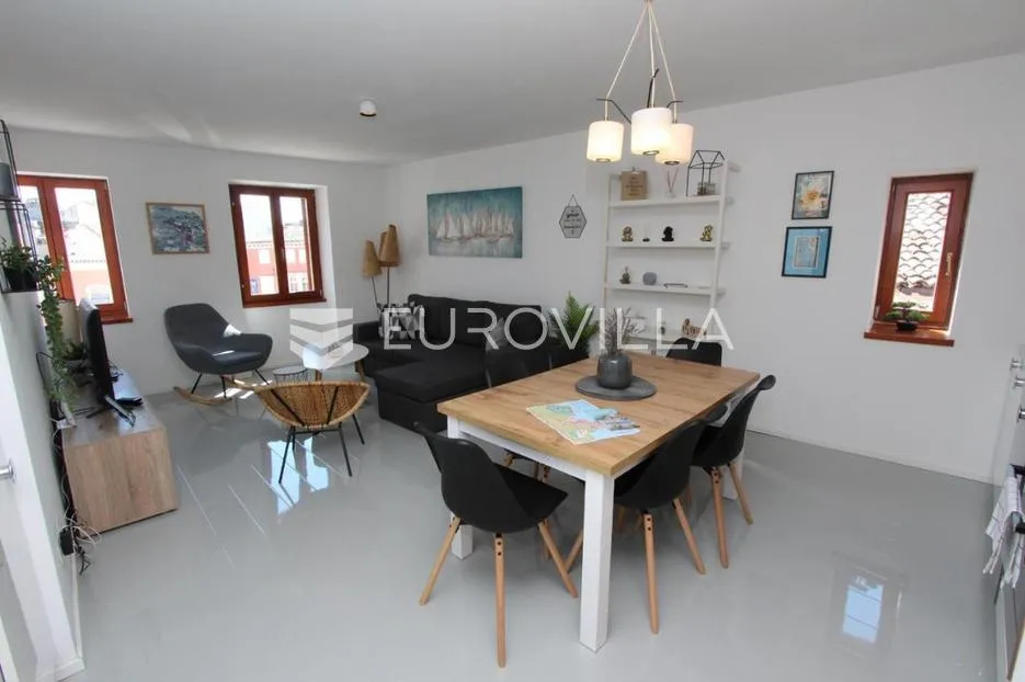 istra, rovinj, renoviran stan 59m2 s dvije spavaće sobe u samom centru grada + tavan - slika 9