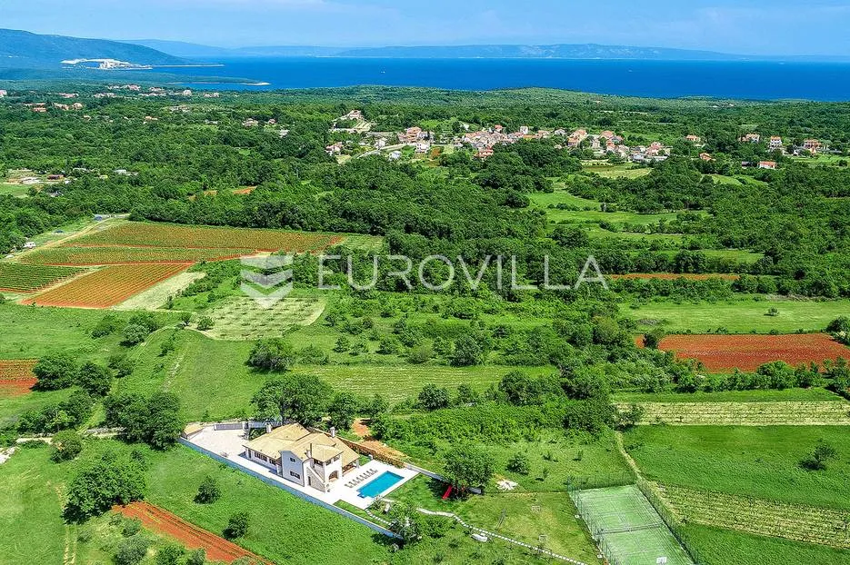 istra, marčana, prekrasna vila 280 m2 s teniskim terenom i grijanim bazenom 50 m2 - slika 9