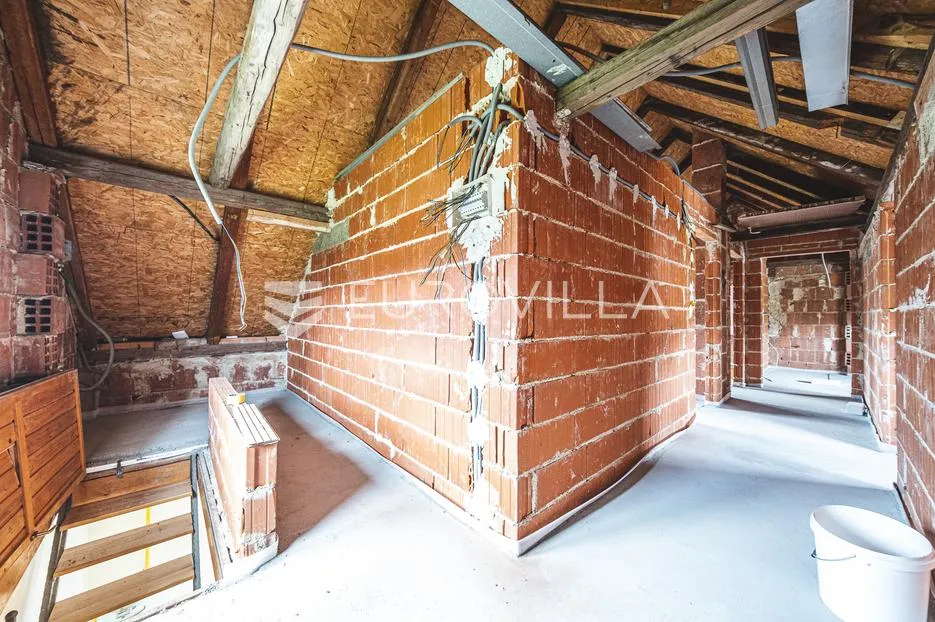 zaprešić okolica, brdovec, predivna kuća s 3 garaže 316 m² - slika 15