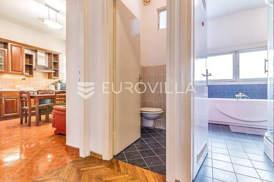 zagreb, centar, blizina hotela sheraton, dvosoban stan 72 m² s loggiom i balkonom - slika 7