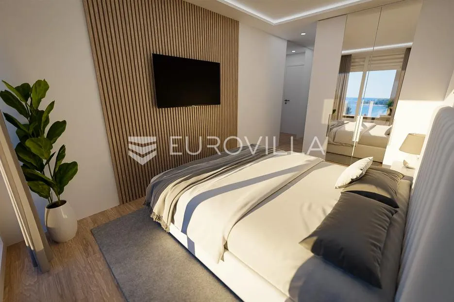 istra, rovinj, luksuzan stan na prvom katu s tri spavaće sobe s pogledom na more, blizina centra - slika 5