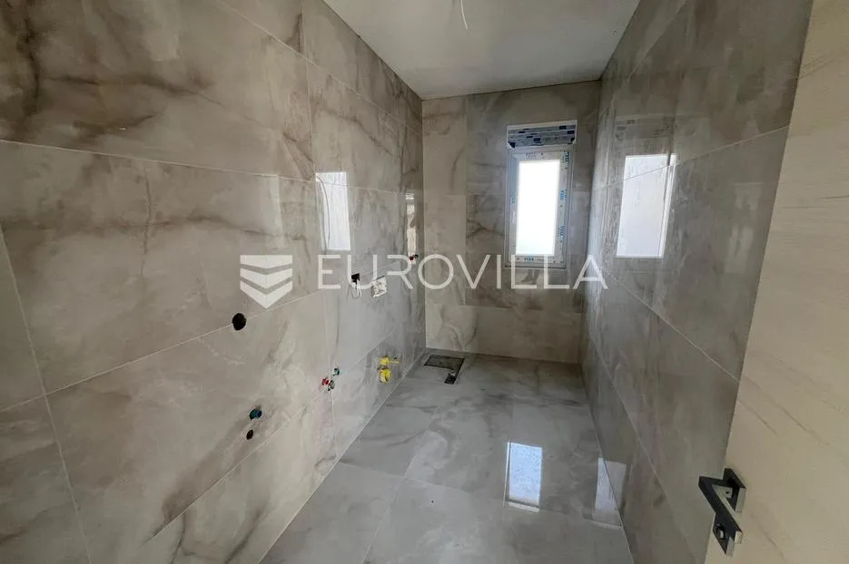istra, svetvinčenat, kvalitetna moderna kuća 180 m² s bazenom 24 m² i garažom - slika 15