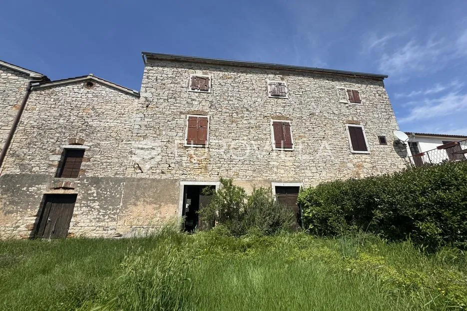 istra, tar, kamena kuća u nizu za renovaciju s okućnicom, 500 metara od mora - slika 3
