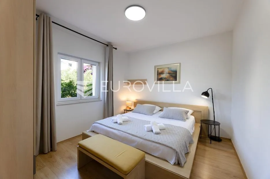 kaštel novi, komforan dvosoban stan u visokom prizemlju - slika 5