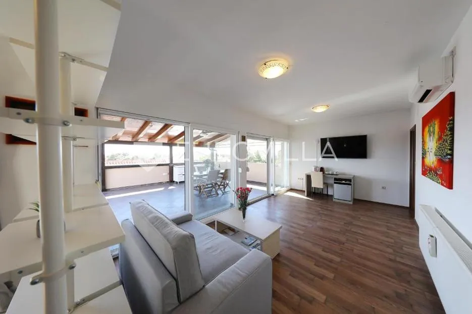 zadar, privlaka, prekrasna villa s velikim potencijalom - slika 15