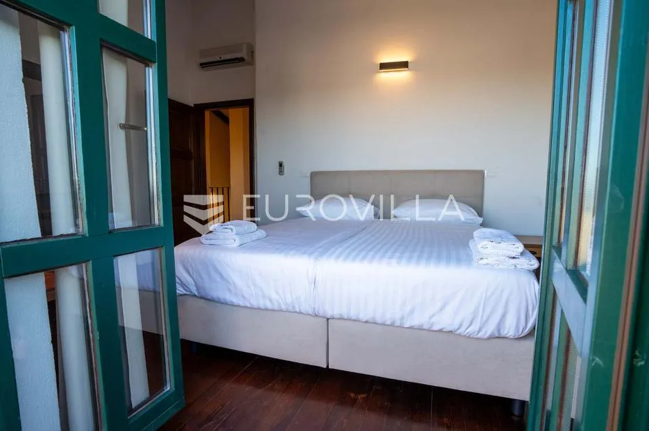 istra, sveti lovreč, kamena vila 200 m² s bazenom, velikim vrtom i pogledom na more - slika 17