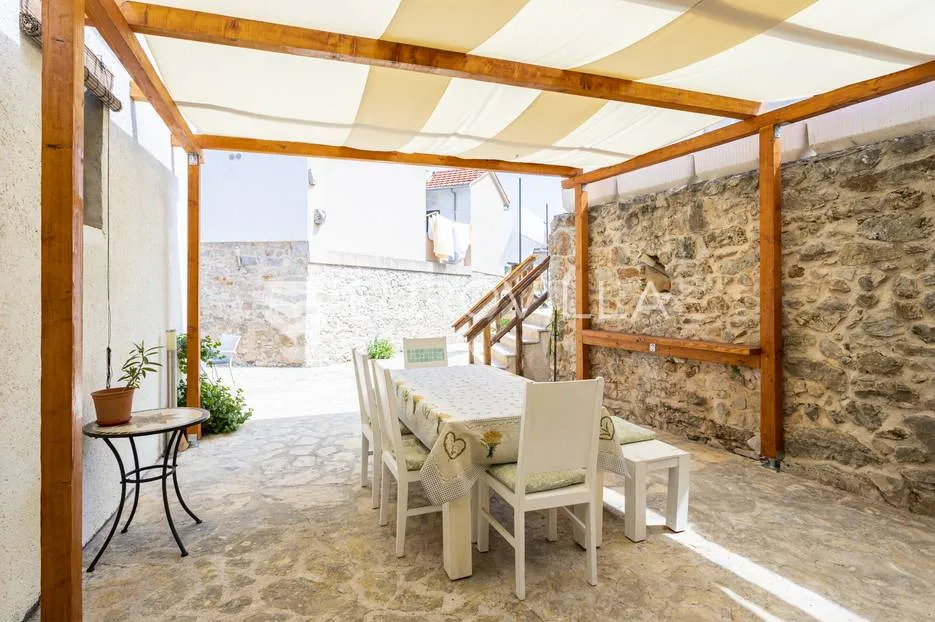 hvar, vrbanj, renovirana kamena kuća - slika 40