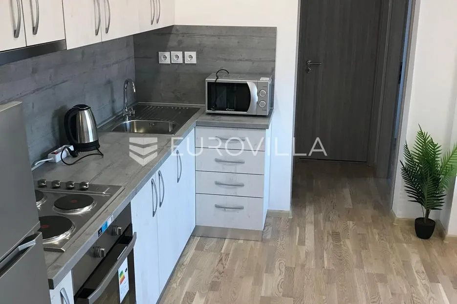 zagreb, amruševa, šesterosoban stan površine 129 m² - slika 21