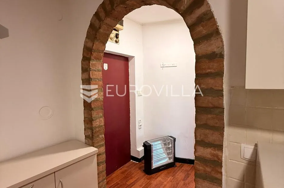 vinkovci, stan u centru 39 m², namješten, odmah useljiv - slika 6