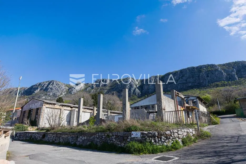 industrijski kompleks s više hala na atraktivnoj lokaciji, ukupna površina: 3452 m - slika 3