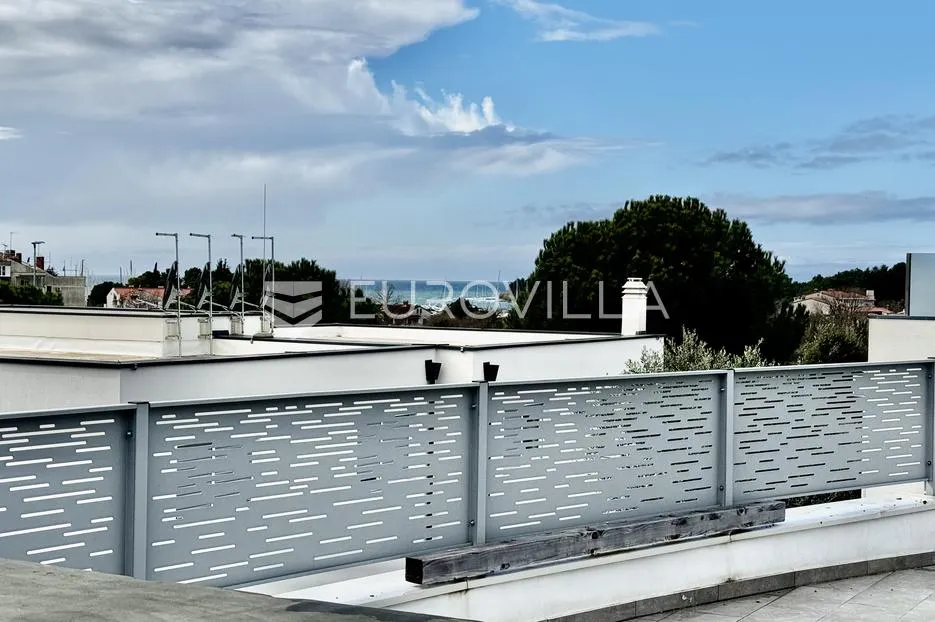 istra, novigrad, stan 120 m² krovna terasa 150 m²,na top lokaciji 500 m od centra grada - slika 2