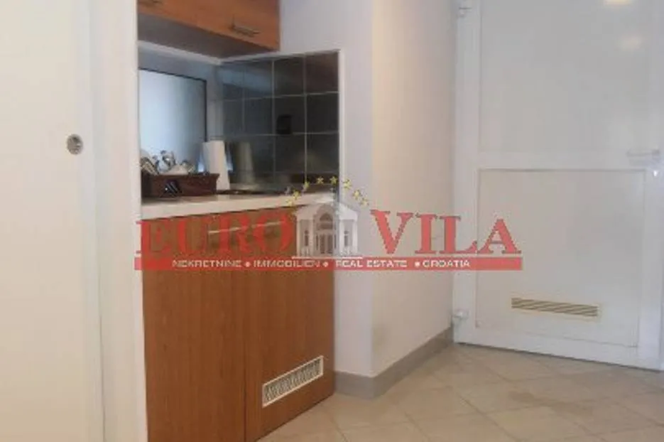 trg bana jelačića poslovni prostor 110m2 najam - slika 3