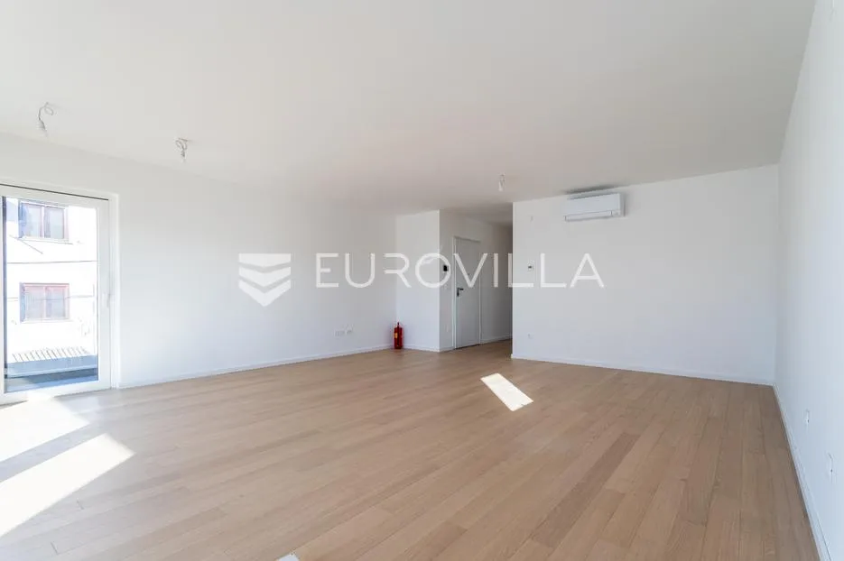 vodice, novogradnja, prostran stan u centru mjesta, 119,95 m² - slika 5