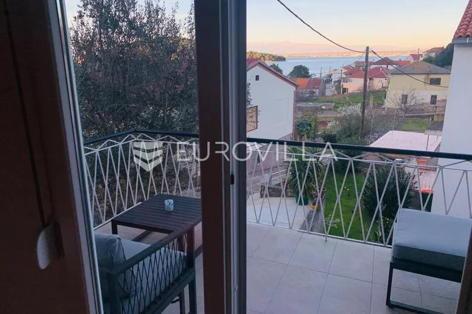 zadar, kali, lijepa kuća blizu mora s dva odvojena stana - slika 6