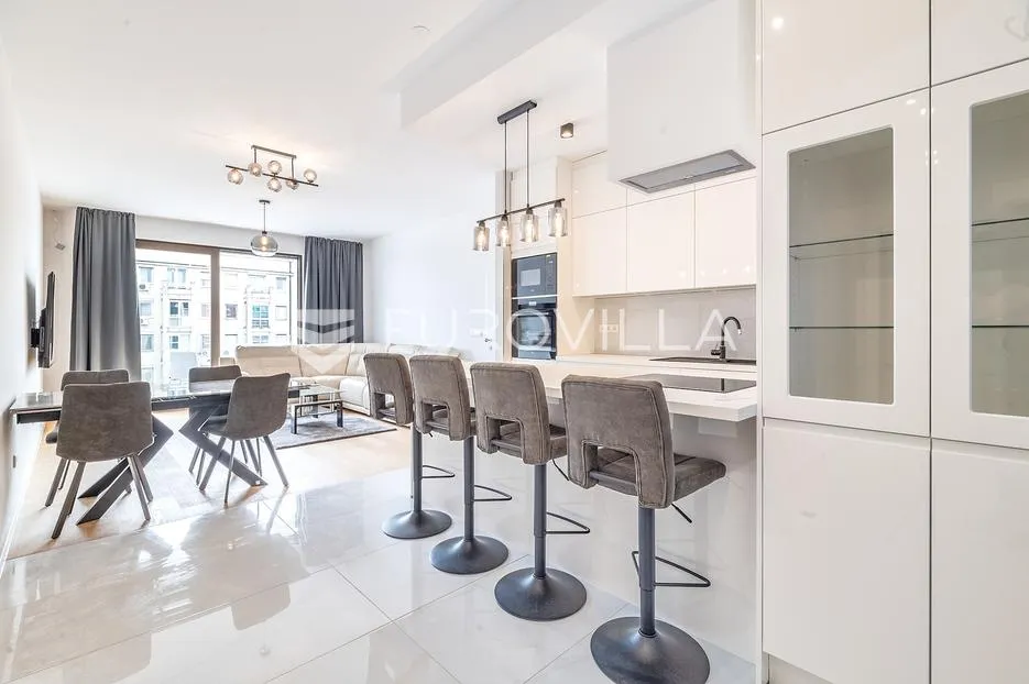 Zagreb, Maksimir komforan četverosoban stan 96 m² 2GPM