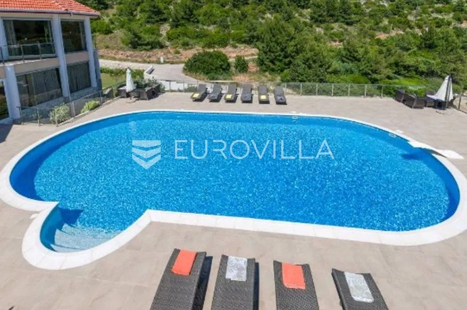 korčula, atraktivna vila prvi red do mora - slika 28