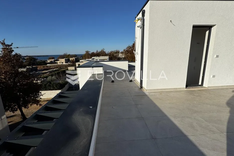 istra, novigrad, novogradnja, dvojna kuća 500 m od mora - slika 17