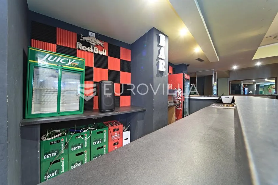 osijek, centar, atraktivan ulični poslovni prostor 267 m² - slika 7