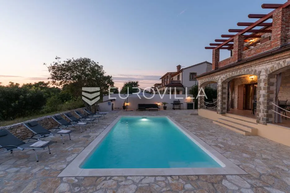 istra, svetvinčenat, prekrasna kamena katnica s bazenom 32 m² i jacuzzijem, 155 m² - slika 7