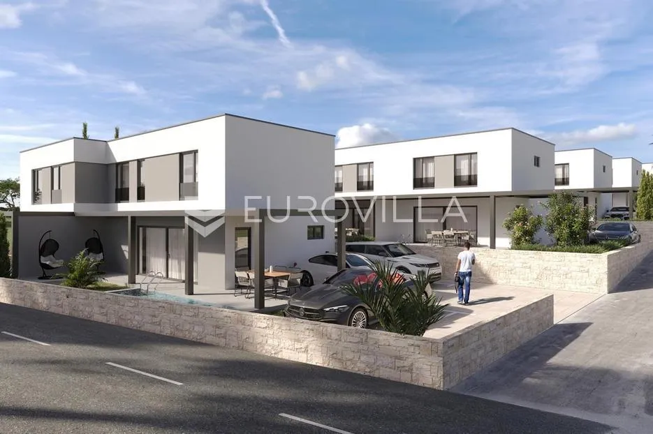 mandre, trosobni dvoetažni stan s privatnim bazenom i dvorištem u najljepšoj ulici 136,6 m² - slika 8