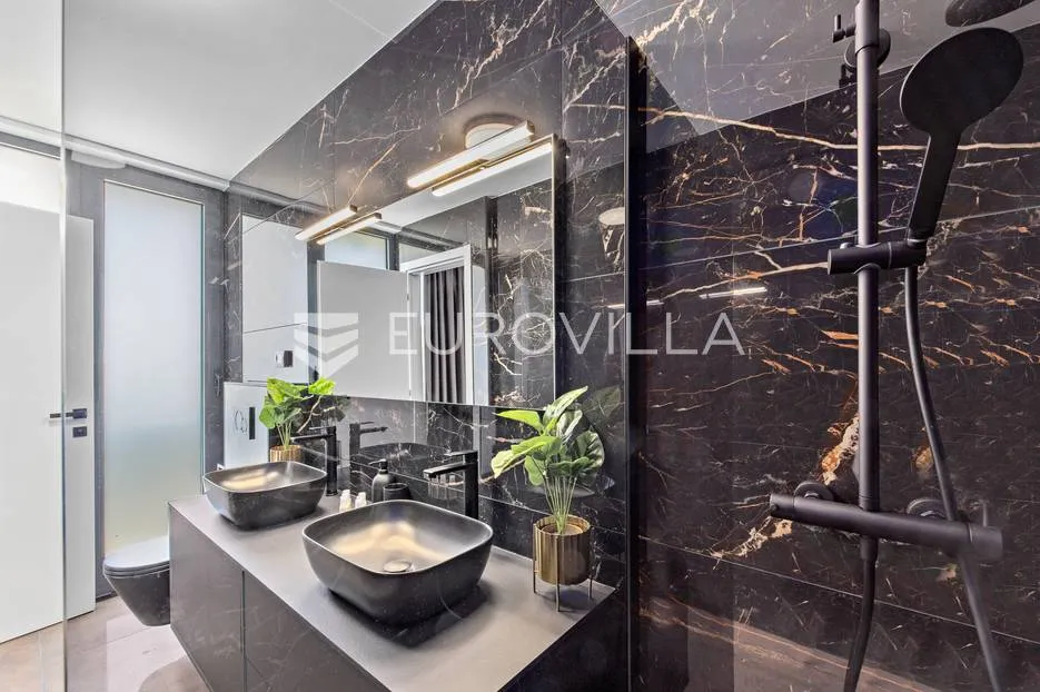 istra, medulin, prekrasna moderna dvojna vila nkp 220m2 - slika 68