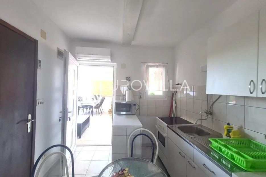 vir, apartmanska kuća s 3 jedinice, velikom okućnicom i potencijalom za bazen blizu centra - slika 27