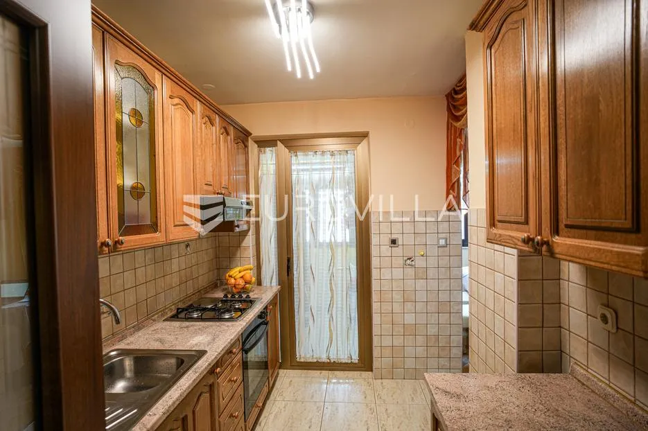 istra, rovinj, prekrasan obiteljski trosoban stan s dvije loggie, 78.40 m², namješteno - slika 6