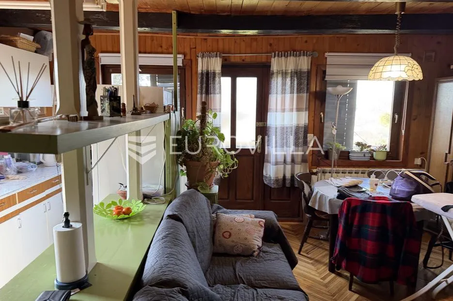 laduč, drvena kuća 183 m² na zemljištu 5.064 m² - slika 26