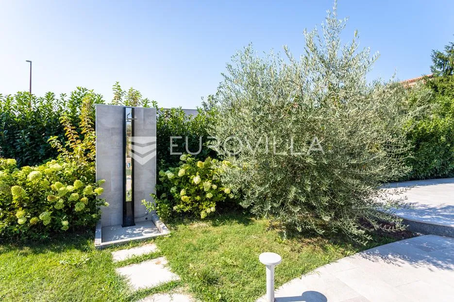 šibenik, bilice, novogradnja, prekrasna moderna vila s bazenom - slika 36