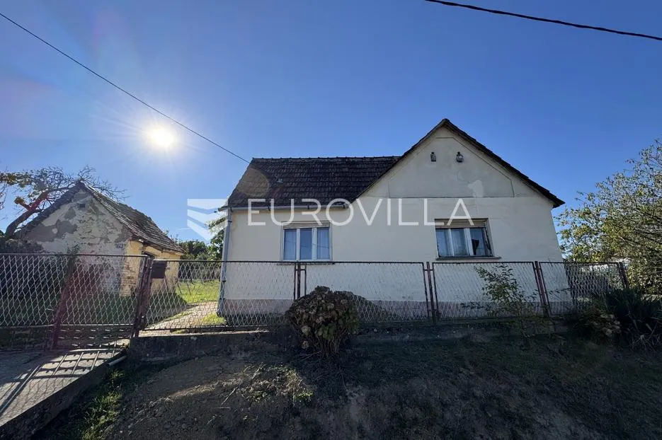 mandićevac, kuća 145 m2 za adaptaciju na zemljištu od 1341 m2 - slika 2