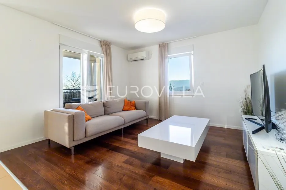 rijeka, marčelji, novouređen trosoban stan s pogledom na more i bazenom nkp 85 m2 - slika 4