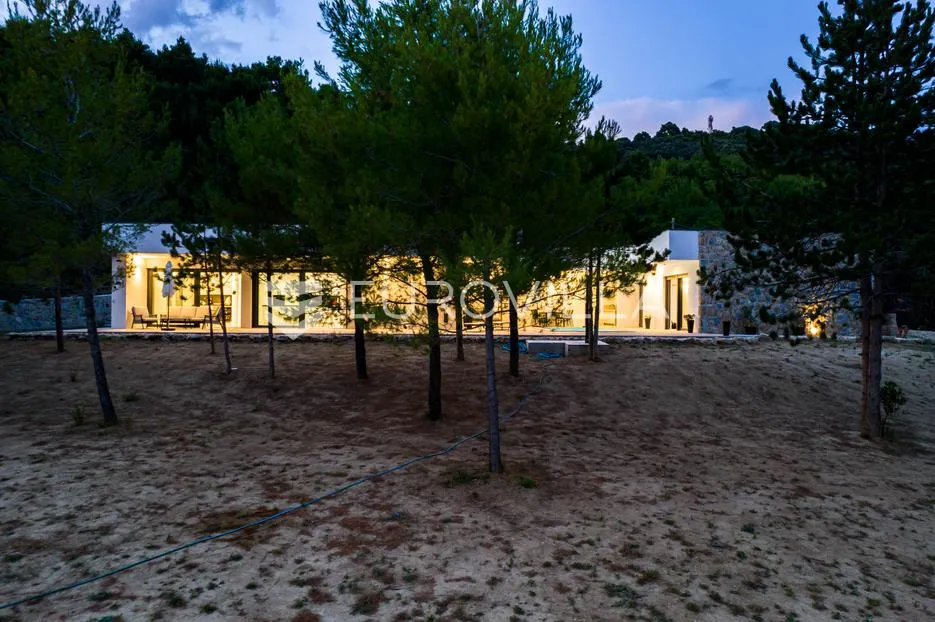 otok rab, palit, luksuzna vila s 5000 m² okućnice - slika 15