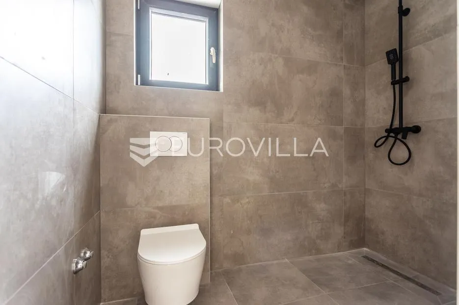vodice, prostran trosoban stan, 172,73 m² - slika 12