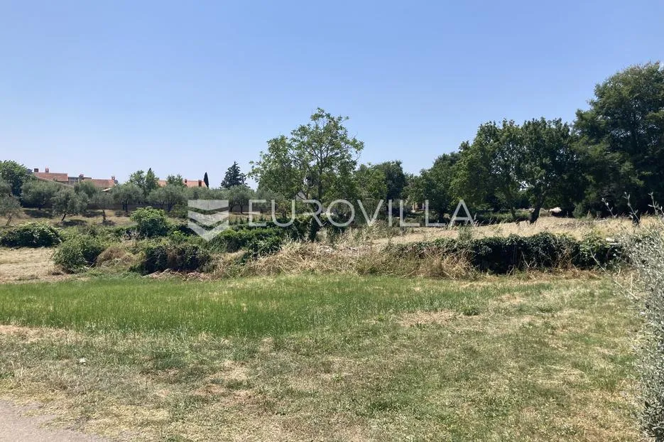 istra, puntera, građevinsko zemljište 1148 m² na super lokaciji u centru mjesta - slika 2