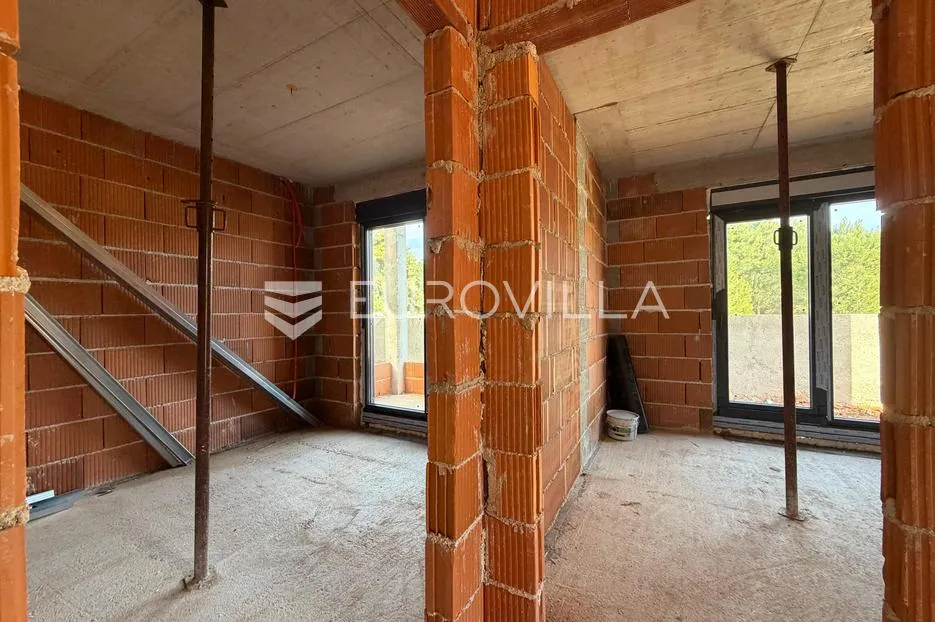 vir, novogradnja, apartman s 2 spavaće sobe i velikim vrtom na mirnoj lokaciji, centar - slika 10