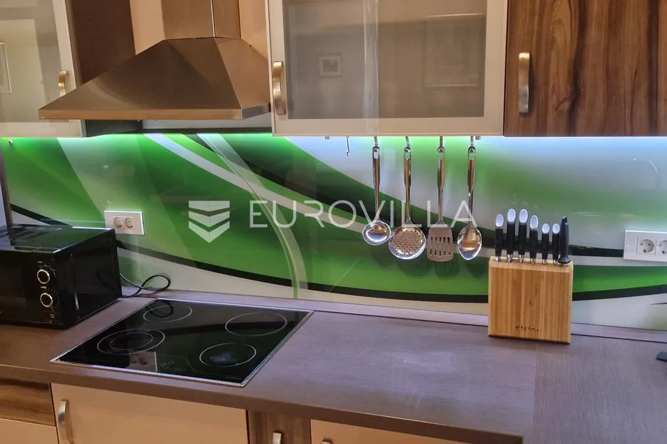 osijek, centar, najam uređenog četverosobnog stana površine 94 m² - slika 10