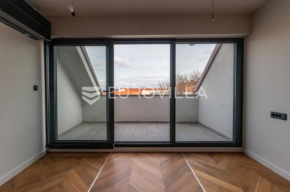 požega, ekskluzivan dvoetažni stan s galerijom - slika 6
