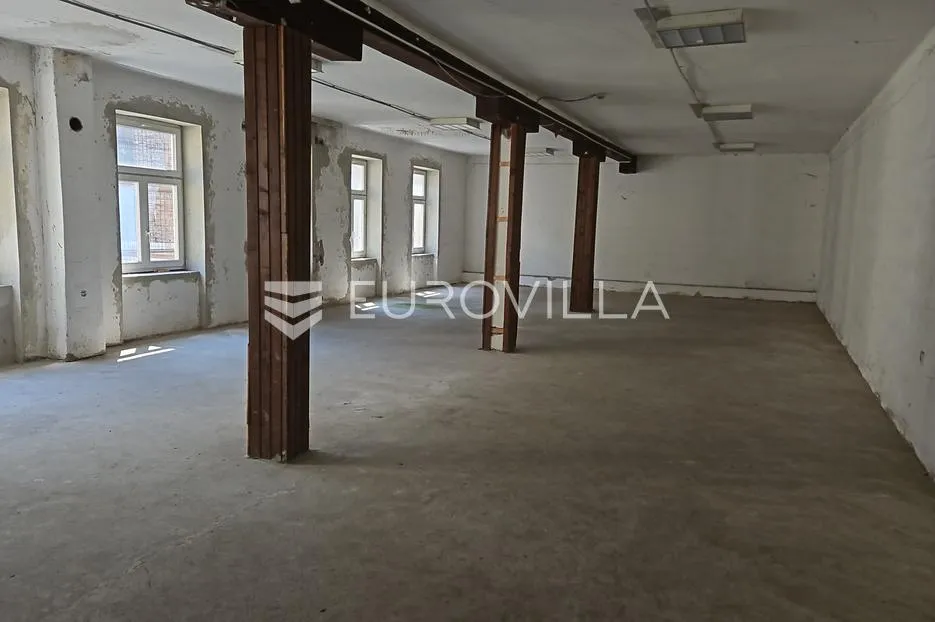 osijek, centar, ulični poslovni prostor za najam 240 m2 (moguće do 900m2) - slika 9