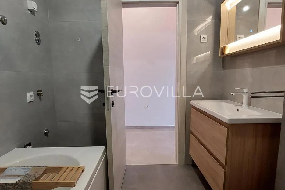 istra, šišan, moderan trosoban stan s terasom u mirnom dijelu šišana - slika 9