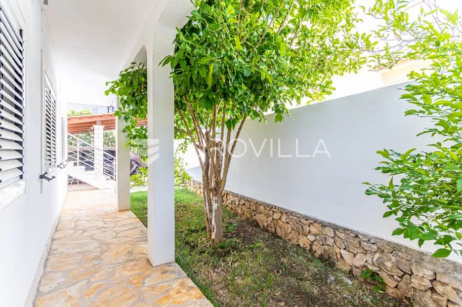 ražanj, mediteranska kuća s uređenom okućnicom, 150m od mora - slika 19