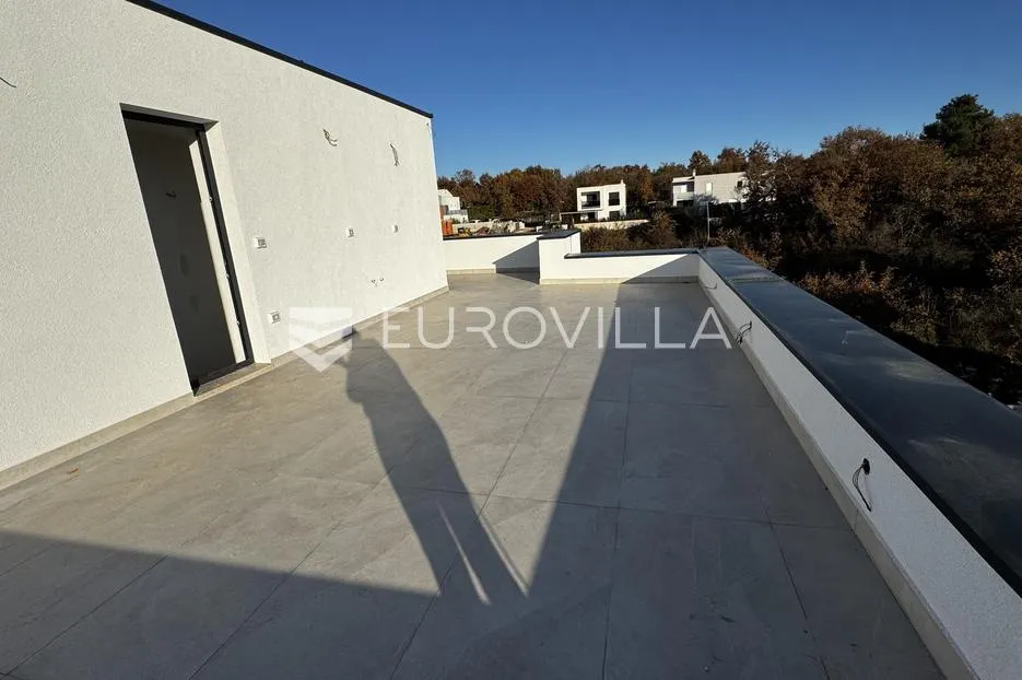 istra, novigrad, novogradnja, dvojna kuća 500 m od mora - slika 18