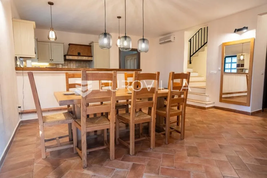 istra, sveti lovreč, kamena vila 200 m² s bazenom, velikim vrtom i pogledom na more - slika 9
