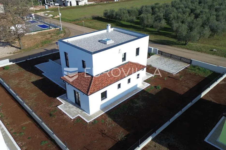 istra, poreč, prekrasna kuća s kamenim detaljima - slika 8